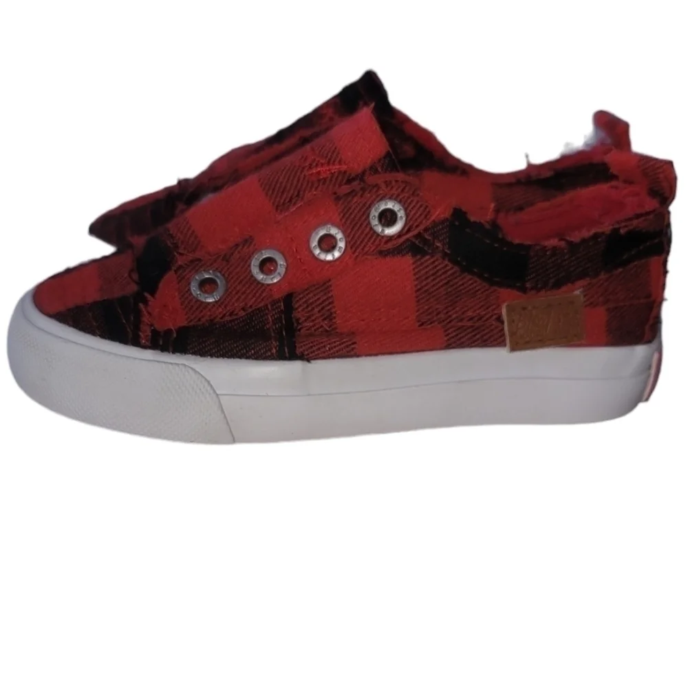 Blowfish Malibu Kids Distressed Canvas Slip on Sneakers & Velcro Closure